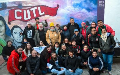ACTO EN LA CASA DEL ESTUDIANTE DE TRENQUE LAUQUEN DE LA PLATA POR LOS JÓVENES DESAPARECIDOS