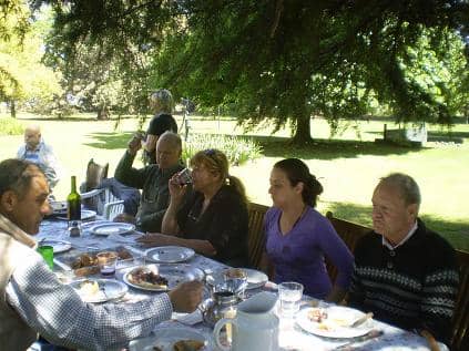 Residentes del Hogar Castella compartieron un día en el campo