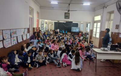 CHARLA SOBRE EL CUIDADO DE LAS MASCOTAS Y TENENCIA RESPONSABLE EN EL JARDÍN 904 DE BERUTI