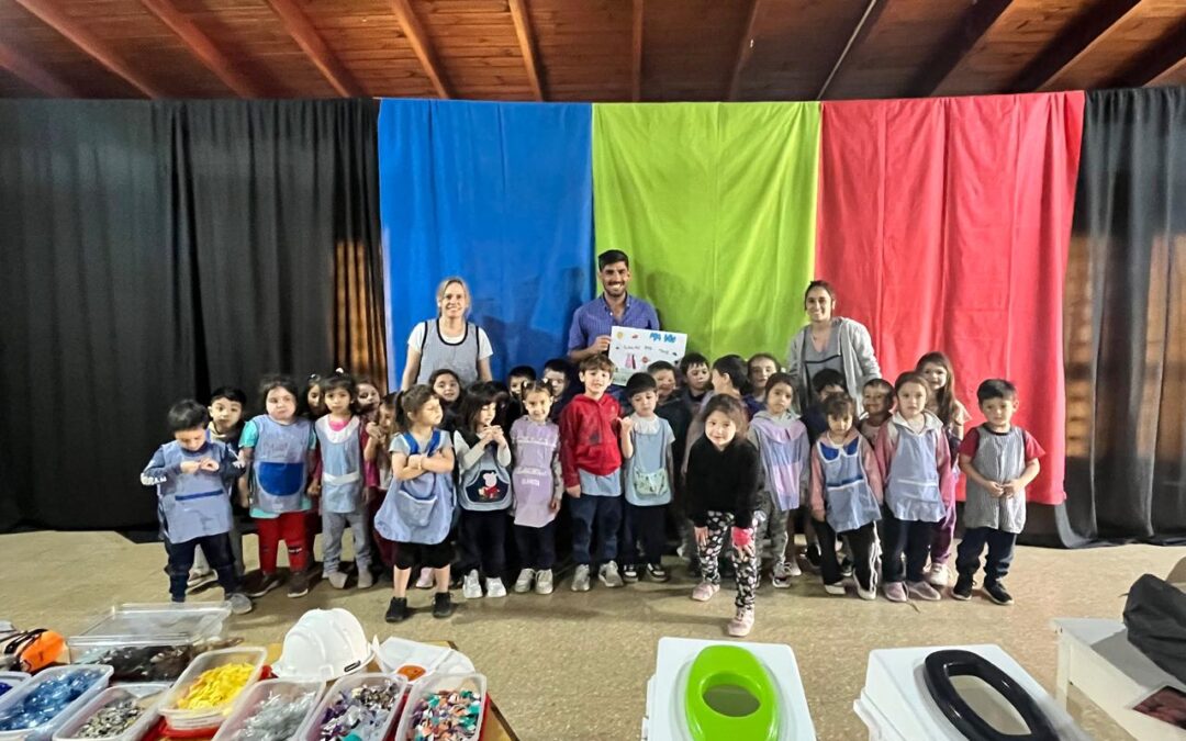 CHARLA SOBRE SEPARACIÓN DE RESIDUOS Y CUIDADO AMBIENTAL EN EL JARDÍN DE INFANTES Nº 902