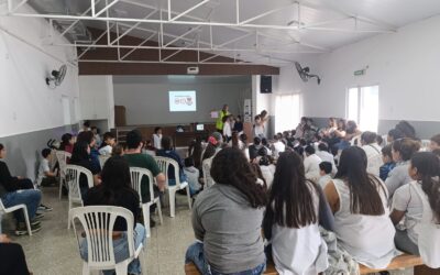 EDUCACIÓN VIAL: PERSONAL DEL ÁREA DE PROTECCIÓN CIUDADANA BRINDÓ UNA CHARLA A ESTUDIANTES Y FAMILIAS DE LA ESCUELA N.º 17 DE 30 DE AGOSTO