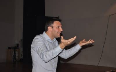 El biólogo Boechi brindó una conferencia sobre biotecnología