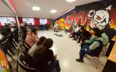 DEFENSA CIVIL MUNICIPAL DIO UNA CHARLA SOBRE PRIMEROS AUXILIOS Y RCP A LOS JÓVENES DEL PROGRAMA ENVIÓN