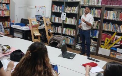 CHARLA SOBRE AMBIENTE Y SUSTENTABILIDAD EN EL INSTITUTO N° 40