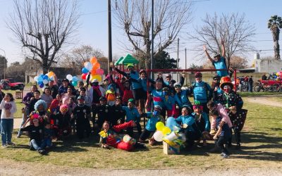 BICICLETEADA POR LOS BARRIOS DE LA CIUDAD CON ENTREGA DE GOLOSINAS PARA CONTINUAR FESTEJANDO EL DÍA DE LA NIÑEZ