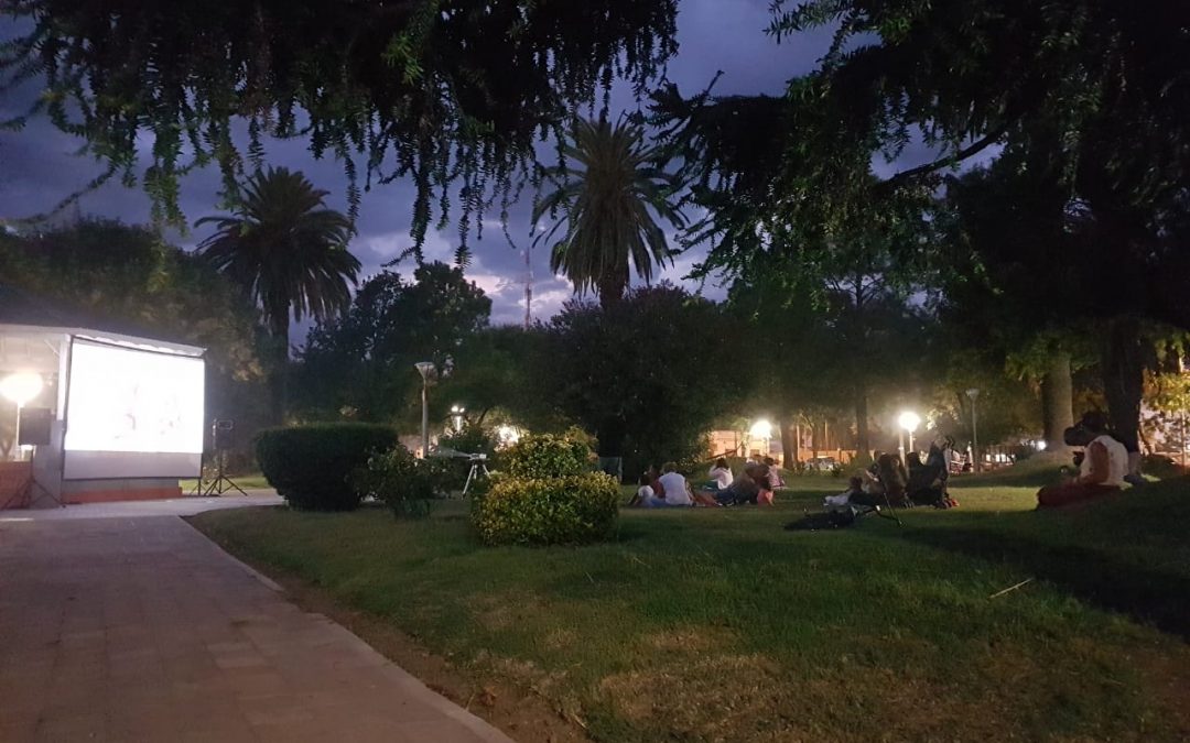 DESPUÉS DE UN FIN DE SEMANA CON BUENA CONVOCATORIA EN 30 DE AGOSTO, “CINE VIAJERO” SE TRASLADA MAÑANA (MARTES) A LA CASA DEL NIÑO