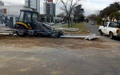 SE ESTÁ RECAMBIANDO UN CAÑO DEL SERVICIO DE CLOACAS EN EL CRUCE DE LAS CALLES PASTEUR Y AVELLANEDA