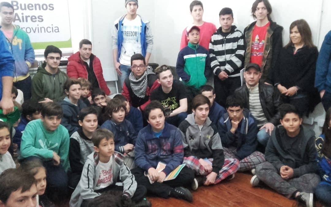 El campeón mundial de robótica ofreció una charla en el Club de Innovación