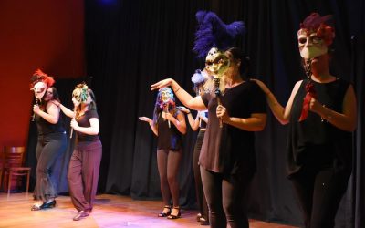 EL TALLER DE COMEDIA MUSICAL HACE UNA PAUSA, POR LA JUBILACIÓN DE LA PROFESORA, TIKI LOVERA