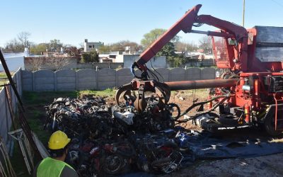 LA MUNICIPALIDAD COMENZÓ CON LAS TAREAS DE COMPACTACIÓN DE 650 MOTOS Y MÁS DE 100 AUTOMÓVILES