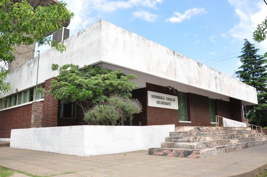 EL DEPARTAMENTO EJECUTIVO SOLICITÓ AL HCD CONVOQUE HOY A SESIÓN EXTRAORDINARIA PARA TRATAR LA LICENCIA DEL INTENDENTE FERNÁNDEZ Y LA DESIGNACIÓN DE ESTEBAN VIDAL COMO INTERINO