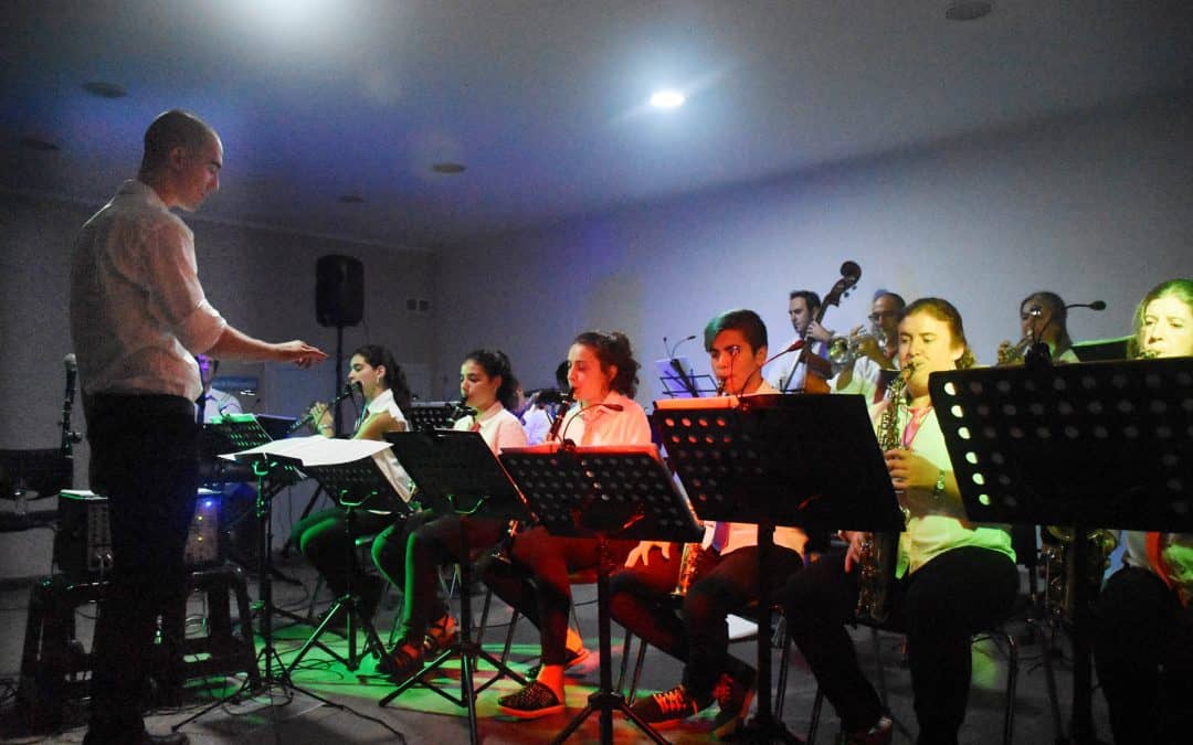 LA BIG BAND OFRECIÓ UN NUEVO CONCIERTO DE MÚSICA POPULAR EN LA ESCUELA DE MÚSICA