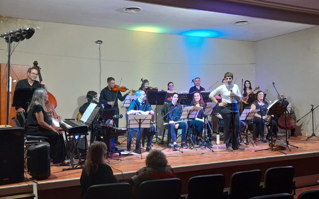 LA ORQUESTA DE TANGO DE LA ESCUELA MUNICIPAL DE MÚSICA DIO ANOCHE (DOMINGO) SU PRIMER CONCIERTO DEL AÑO