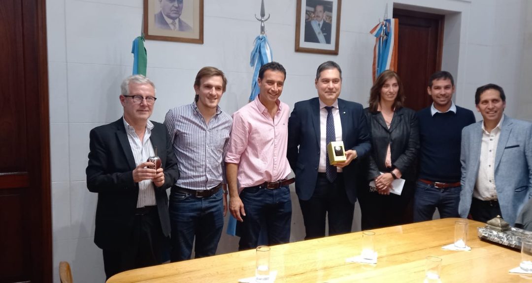 REUNIÓN DE AUTORIDADES MUNICIPALES Y DEL CONSULADO ITALIANO