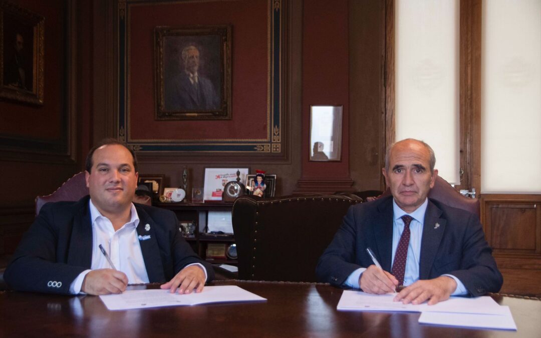 EL INTENDENTE FRANCISCO RECOULAT FIRMÓ UN CONVENIO CON LA UNIVERSIDAD NACIONAL DE LA PLATA PARA IMPULSAR PROGRAMAS DE COOPERACIÓN MUTUA