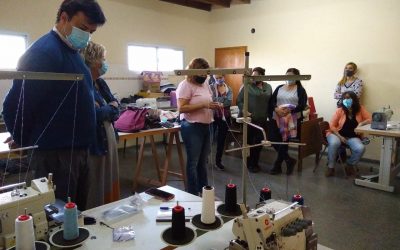 EL INTENDENTE INTERINO Y LA SUBSECRETARIA DE PRODUCCIÓN ENTREGARON TRES MÁQUINAS INDUSTRIALES A LA COOPERATIVA TEXTIL DE BERUTI