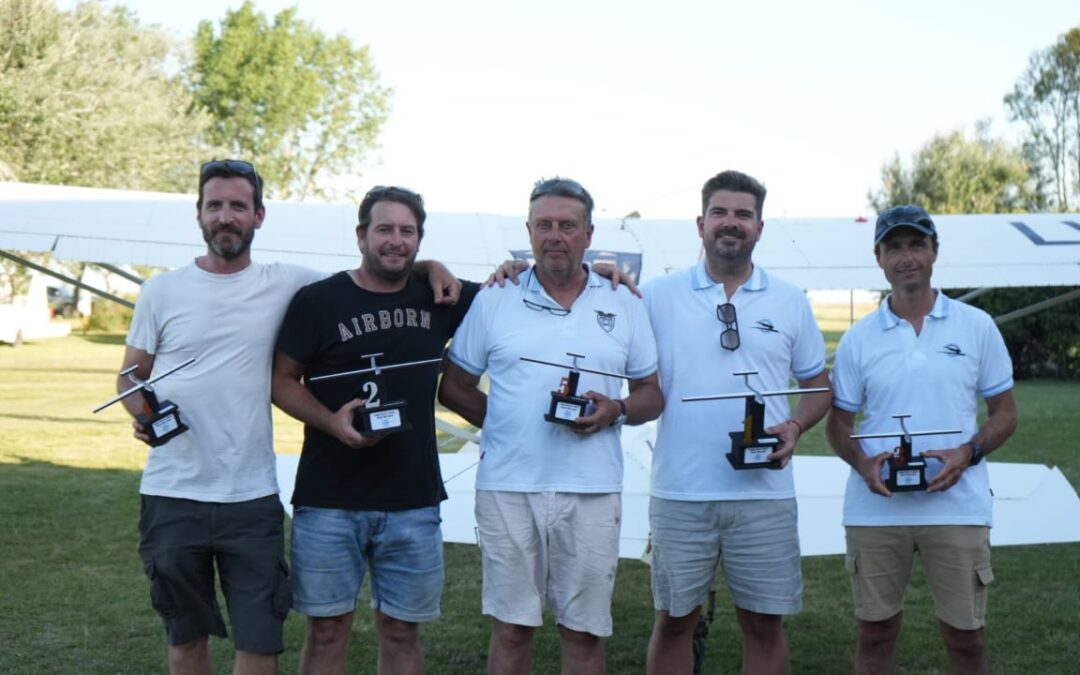 SE REALIZÓ LA ENTREGA DE PREMIOS DE LA COPA OESTE 2025, UN EVENTO QUE REUNIÓ A PILOTOS DE DISTINTAS LOCALIDADES DE BUENOS AIRES Y LA PAMPA