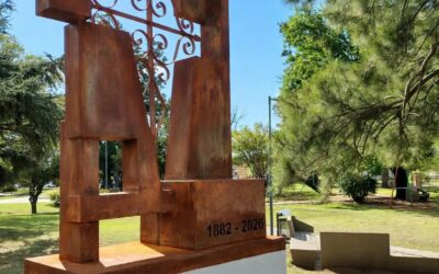 QUEDARÁ RESTITUIDA LA CRUZ DEL MISIONERO Y SE PRESENTARÁ UNA INTERVENCIÓN ARTÍSTICA REALIZADA POR ALUMNOS DEL JARDÍN PIMPOLLITOS DEL ROSARIO EN LA PLAZA BRITÁNICA