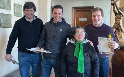 LOS CHICOS/AS DEL HOGAR CUMEN CHE REPARTIERON REGALOS QUE ELLOS/AS MISMOS HICIERON PARA CELEBRAR EL DÍA DEL AMIGO