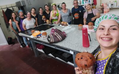 CON MUY BUENA CONVOCATORIA SE INICIÓ EL CURSO INTENSIVO DE ELABORACIÓN DE PAN DULCES QUE DICTA LA ESCUELA MUNICIPAL: SE SUMÓ UN TERCER ENCUENTRO