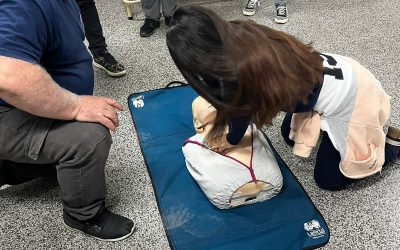 DEFENSA CIVIL MUNICIPAL DIO UNA CAPACITACIÓN SOBRE PRIMEROS AUXILIOS CON TÉCNICAS DE RCP A ESTUDIANTES DEL TURNO NOCTURNO DE LA EES Nº 11