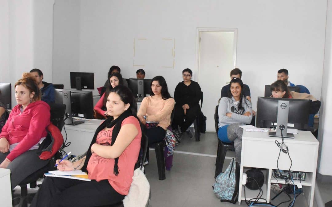 CON 18 ALUMNOS EMPEZÓ EL CURSO DE INTRODUCCIÓN AL TRABAJO
