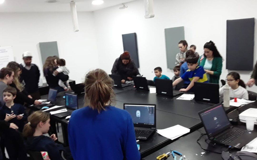 LOS NIÑOS Y NIÑAS QUE CURSARON EL TALLER DE IMPRESIÓN 3D EN EL PCT, TERMINARON CREANDO SU PROPIO PERSONAJE 3D, PRODUCTO DE SUS IDEAS E IMAGINACIÓN