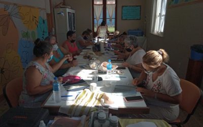 “DISEÑO DE INDUMENTARIA: CONFECCIÓN DE DELANTALES” Y “ESTAMPADO TEXTIL”, OTRAS DOS PROPUESTAS DE VERANO DE LA ESCUELA MUNICIPAL