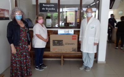 NUEVA DONACIÓN DE DAMAS ROSADAS AL HOSPITAL DR. PEDRO T. ORELLANA: UN SMART TV 32” QUE FUE COMPRADO CON EL APORTE ECONÓMICO DE TRES VECINOS