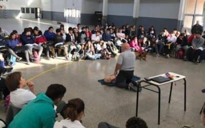 30 DE AGOSTO: MÁS DE 400 ALUMNOS SE CAPACITARON EN RCP, PRIMEROS AUXILIOS Y USO DE MATAFUEGO