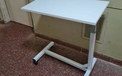 CON EL APORTE DE VECINOS, DAMAS ROSADAS DONAN AL HOSPITAL DR. PEDRO T. ORELLANA SIETE MESAS SANATORIALES DE ARRIME PARA COMER