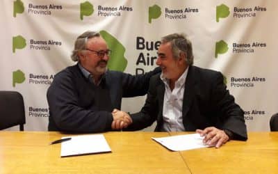 Fernández firmó un convenio con la Provincia para inscribir y documentar a todos los chicos