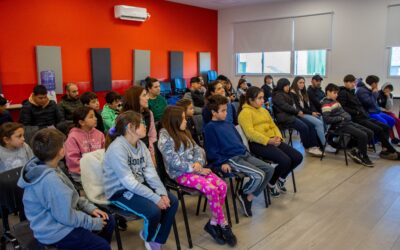 DECISIÓN NIÑEZ 2026: SE PRESENTARON LOS PROYECTOS IMPULSADOS POR CHICOS Y JÓVENES DEL DISTRITO, Y SE ELIGIERON LOS QUE PASAN A LA INSTANCIA REGIONAL