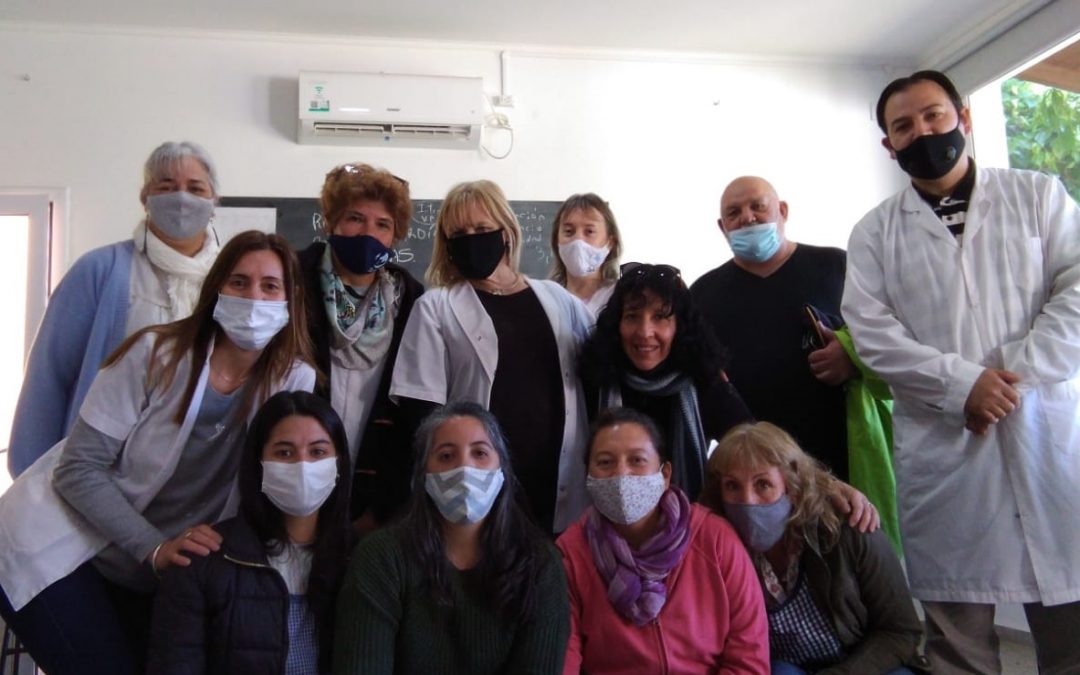 DEFENSA CIVIL MUNICIPAL BRINDÓ EN EL CEAT Nº 1º UN TALLER DE EVACUACIÓN DE EDIFICIO, USO DE MATAFUEGOS Y PRIMEROS AUXILIOS