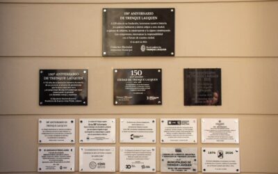 SE DESCUBRIERON PLACAS CONMEMORATIVAS DE INSTITUCIONES EN EL EDIFICIO DE LA MUNICIPALIDAD POR EL 150 ANIVERSARIO DE TRENQUE LAUQUEN