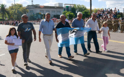 EMOTIVO Y APLAUDIDO DESFILE INSTITUCIONAL POR EL CENTRO DE LA CIUDAD: IDENTIDAD Y COMPROMISO DE TODA UNA COMUNIDAD EN EL 150º ANIVERSARIO DE TRENQUE LAUQUEN