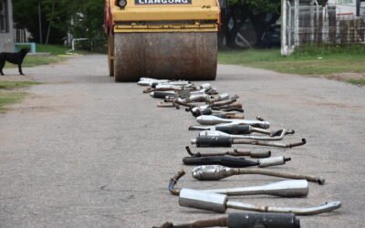 EL MUNICIPIO DESTRUYÓ ESTA MAÑANA (LUNES) 63 CAÑOS DE ESCAPE MODIFICADOS DE MOTOS QUE FUERON SECUESTRADAS POR PERSONAL DE TRÁNSITO