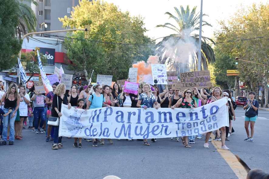 8M: LA TRADICIONAL MARCHA, MÚLTIPLES ACTIVIDADES Y MENSAJES QUE APELARON A LA CONSTRUCCIÓN DE UNA SOCIEDAD MÁS JUSTA E IGUALITARIA ENMARCARON LA JORNADA