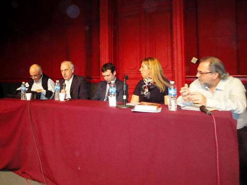 Feito expuso en La Plata sobre la política de tierras del Municipio