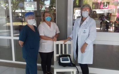 NUEVA DONACIÓN DE DAMAS ROSADAS AL HOSPITAL DR. PEDRO T. ORELLANA: UN ELECTROESTIMULADOR SEAKIT PARA EL ÁREA DE KINESIOLOGÍA