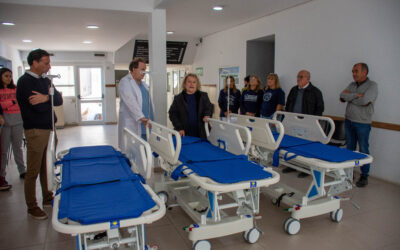 FUNDACIÓN GARRAHAN DONÓ TRES CAMILLAS DE TRASLADO DE PACIENTES AL HOSPITAL MUNICIPAL