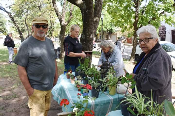 EL PRÓXIMO SÁBADO (30) HABRÁ FERIA ECOFINES TRADICIONAL EN LA PLAZOLETA ALMIRANTE BROWN DE 9 A 13