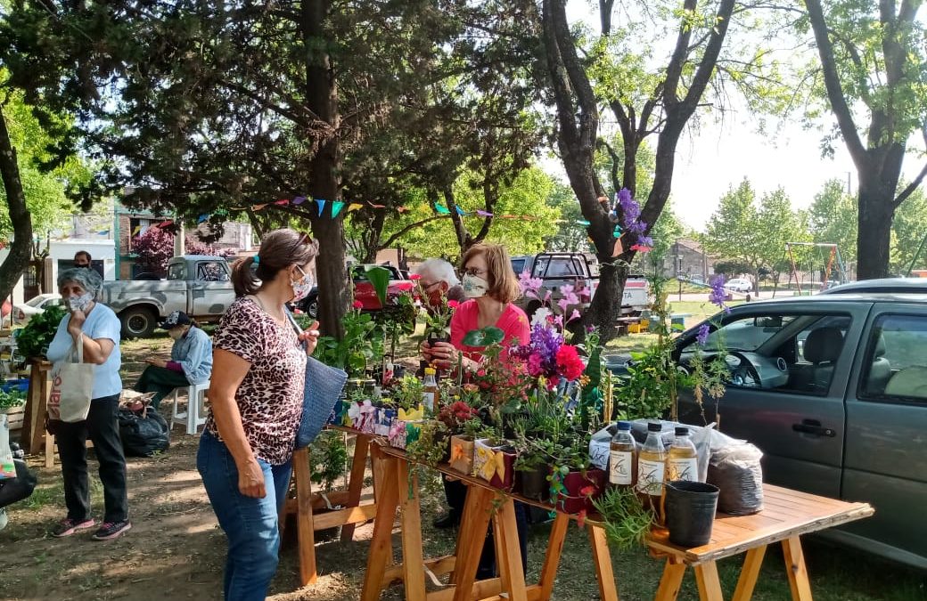 MAÑANA (SÁBADO), HABRÁ FERIA ECOFINES Y PUESTO DE ECOCANJE EN LA PLAZOLETA ALMIRANTE BROWN