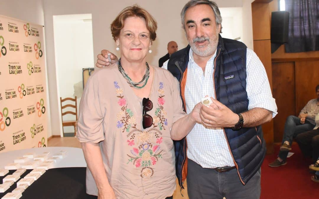 ENTREGA DE MEDALLAS A TRABAJADORES MUNICIPALES QUE CUMPLEN 25 AÑOS DE SERVICIO