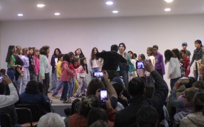 EL AUDITORIO COLMADO DE LA ESCUELA MUNICIPAL DE MÚSICA ABRIGÓ CON SU CALOR LA VUELTA DEL ENCUENTRO ANUAL DE COROS DE NIÑOS Y JÓVENES