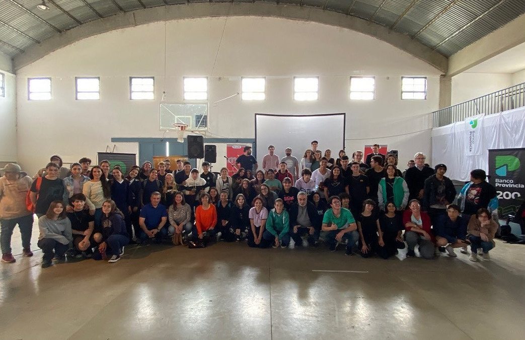 LA PRIMERA BIENAL Y SEXTO ENCUENTRO NACIONAL DE ARTE MURAL EMPEZÓ A ENCENDER CON COLORES EL PARQUE ESCUELA TÉCNICA