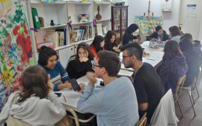 ESTUDIANTES DE DIEZ ESCUELAS COMENZARON HOY A BOCETAR LOS CUATRO MURALES QUE PINTARÁN POR LOS 40 AÑOS DE LA GUERRA DE MALVINAS