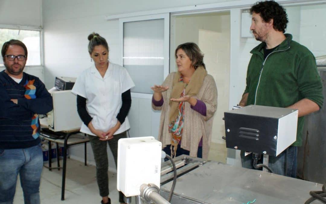 30 DE AGOSTO: CON EL IMPULSO DEL MUNICIPIO, LA ESCUELA AGRARIA PONDRÁ EN MARCHA UNA ENSACHETADORA DE LECHE
