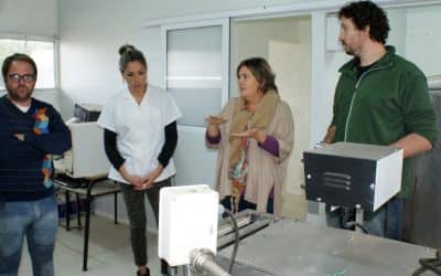 30 DE AGOSTO: CON EL IMPULSO DEL MUNICIPIO, LA ESCUELA AGRARIA PONDRÁ EN MARCHA UNA ENSACHETADORA DE LECHE