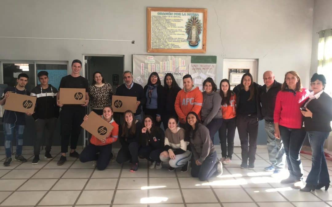 MATEADA, CHARLA Y ENTREGA DE NOTEBOOKS DEL INTENDENTE A LOS ALUMNOS DEL INSTITUTO AGROTÉCNICO PADRE CASTELLARO